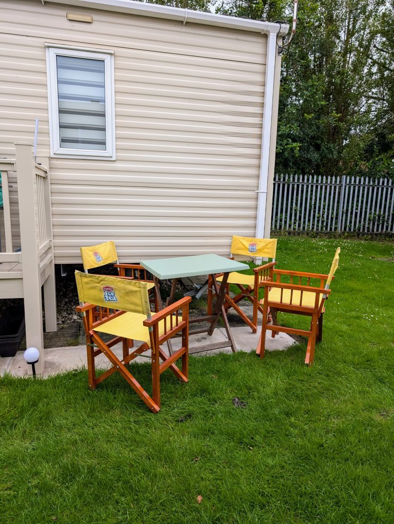 New veranda, extra table and chairs and a coffee machine!
